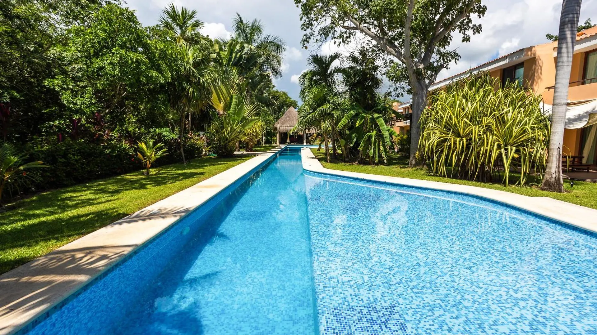 Live The Bohemian Style Surrounded By Greenery Puerto Aventuras