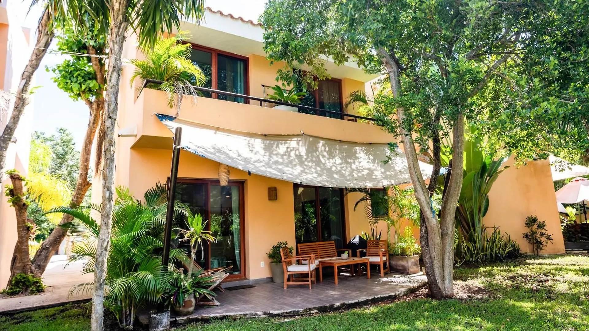 Live The Bohemian Style Surrounded By Greenery Puerto Aventuras Feriehus